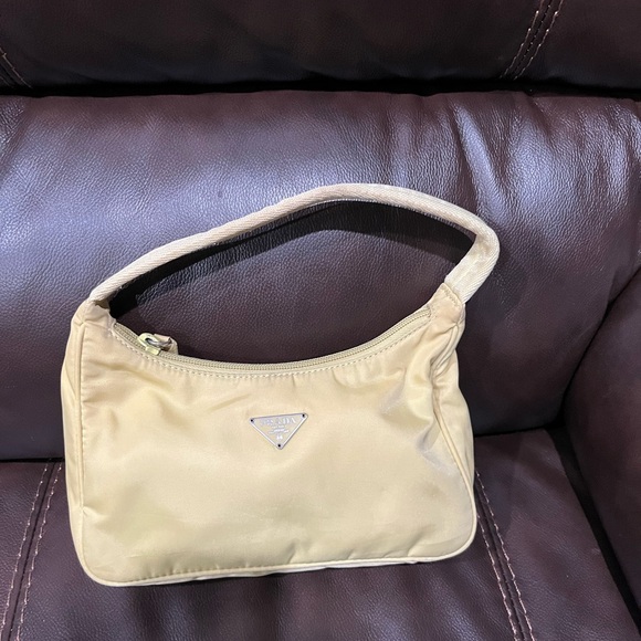 Prada nylon bag yellow - Picture 3 of 11